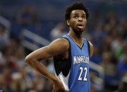 开云体育下载-狼队客场落败，陷入连败泥沼的简单介绍