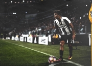 开云官网-骑士粉碎活塞，欧文成为关键先生，一场定义传奇的逆转之战