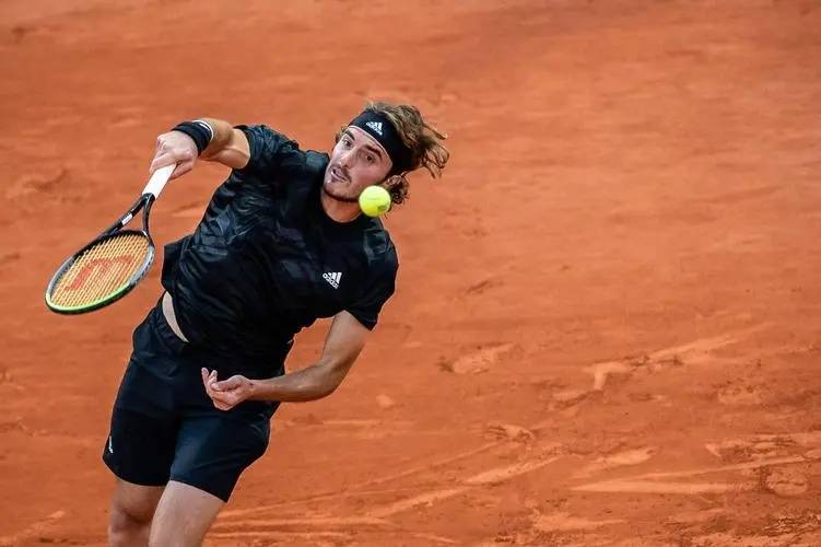 日本网球队绝杀澳大利亚网球队，西西帕斯制霸全场的简单介绍