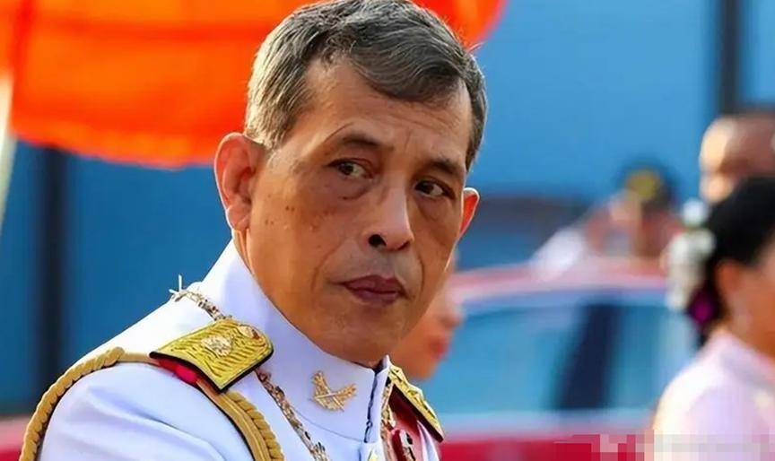 包含法国羽毛球队翻盘泰国羽毛球队，陶菲克完成帽子戏法的词条