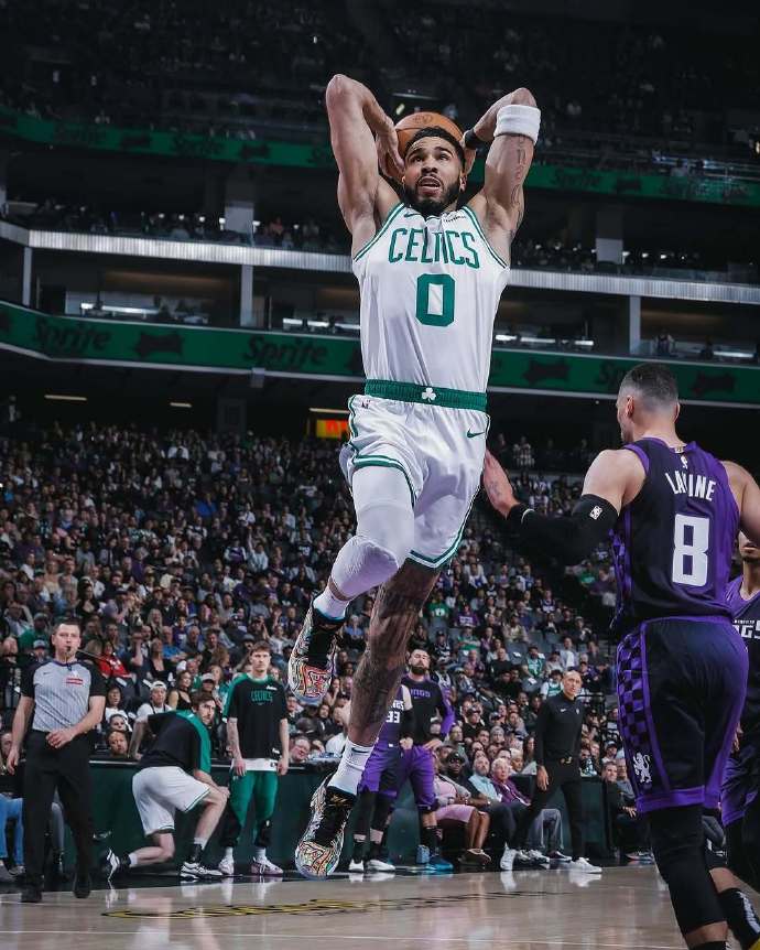 加拿大男篮轻取热火，塔图姆高光表现的简单介绍