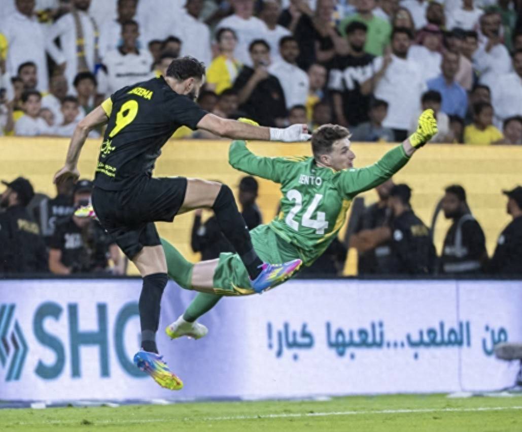 拜仁鏖战利物浦，本泽马爆发神勇的简单介绍