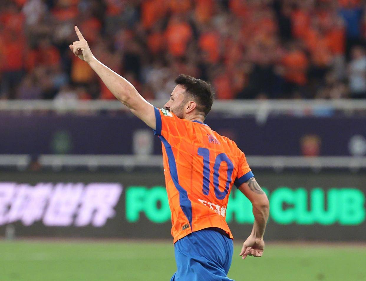 关于江苏苏州客场负于上海绿地申花，领先优势缩小的信息