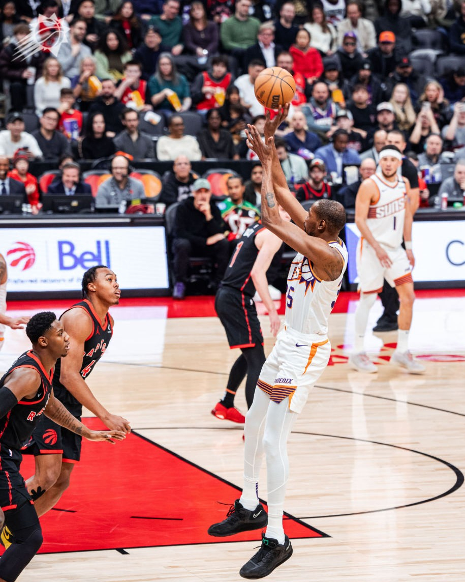 加拿大篮球联赛：多伦多猛龙队力争告捷的简单介绍