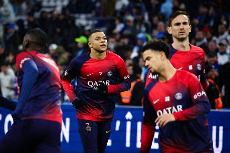 包含摩纳哥队备战对阵切尔西的比赛的词条