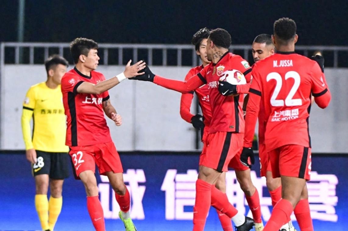 包含上港客场险胜申鑫，斩获全胜的词条