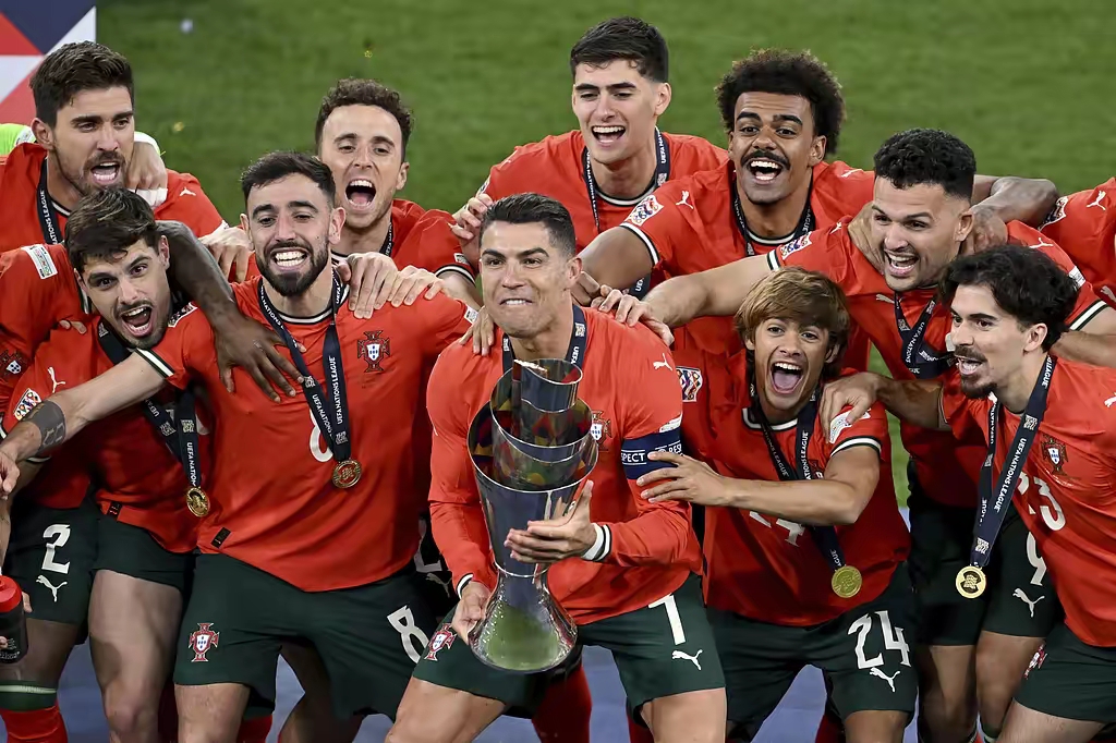 包含葡萄牙将在客场挑战斯洛文尼亚,冲刺领先!的词条 包含葡萄牙将在客场挑战斯洛文尼亚,冲刺领先!的词条