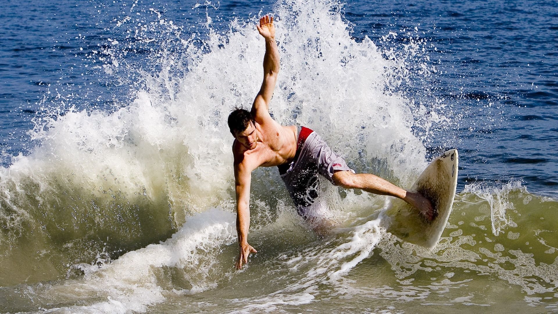 当岭南铁骑遇上克利夫兰骑士，米切尔的火焰能否点燃跨洋对决？