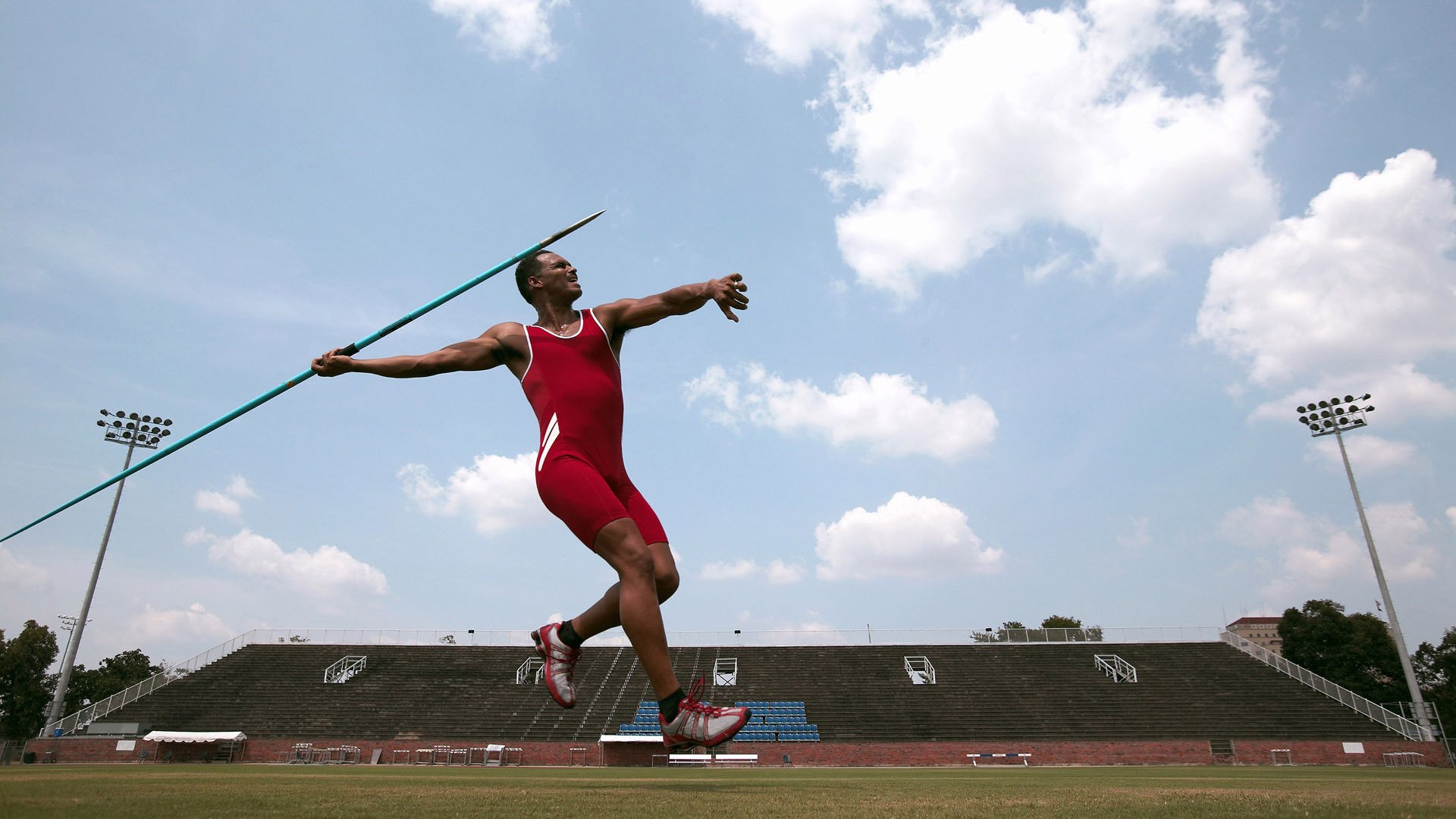石宇奇点燃赛场,泰国队力克印尼队,一场改写历史的羽球对决